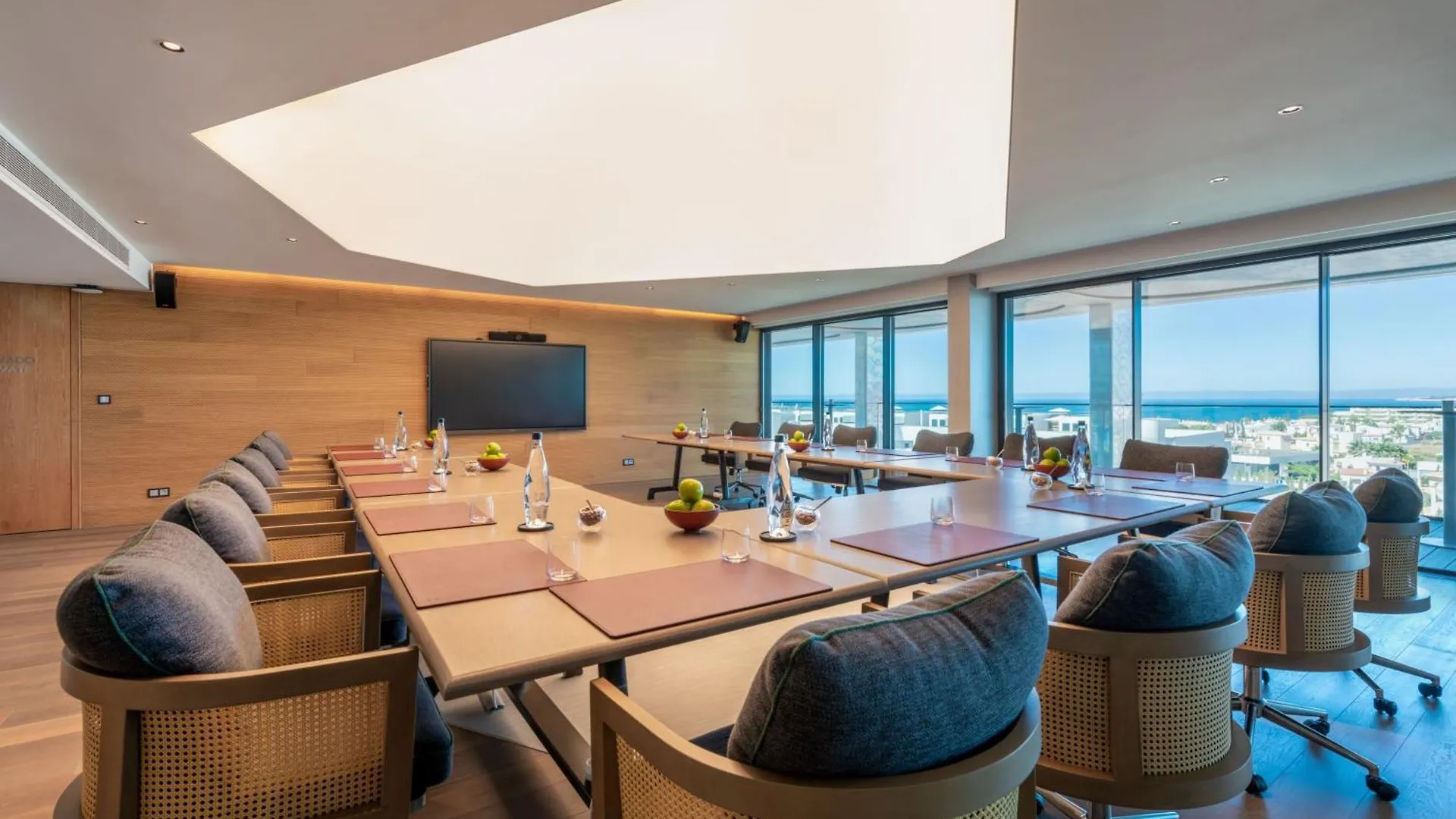 W Residences Algarve Albufeira 5*,